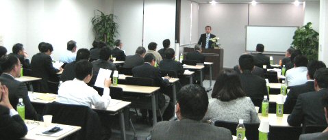 会社を守る「戦略的人材スリム化」実現セミナーの風景
